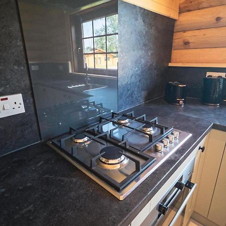 Aspen Lodge, Amazing New Log Cabin With Hot Tub - Sleeps 6 - Felmoor Park Morpeth Pokoj fotografie
