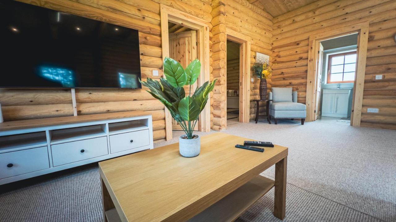 Aspen Lodge, Amazing New Log Cabin With Hot Tub - Sleeps 6 - Felmoor Park Morpeth Exteriér fotografie
